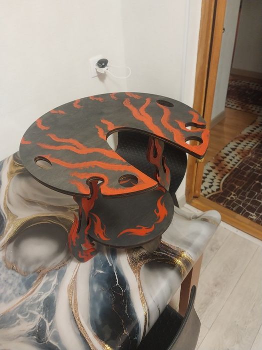 Продам столик (подставку)