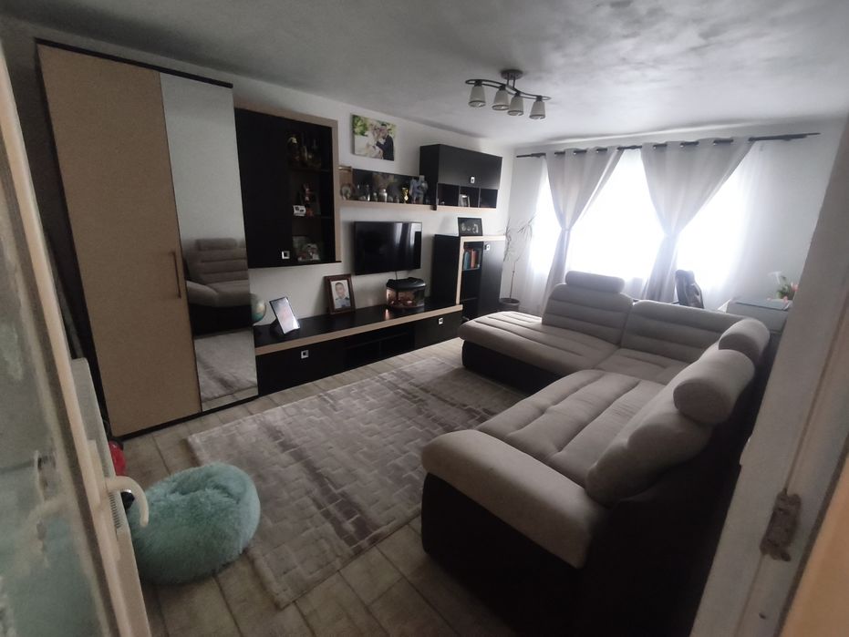 Vând apartament cu 2 camere