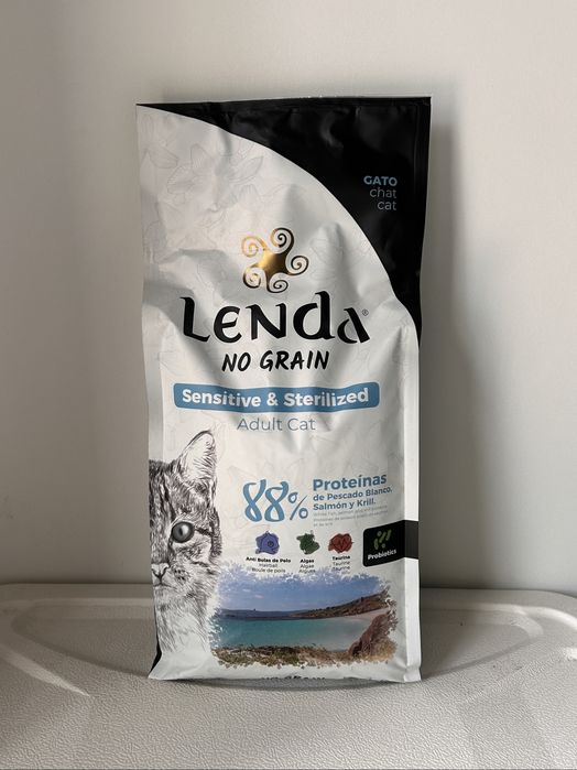 Холистик корм для кошек Lenda Sensitive & Sterilized