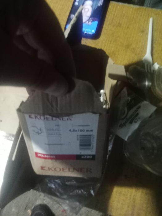 Продам саморезы кровельные