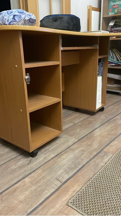 Стол компьютерный