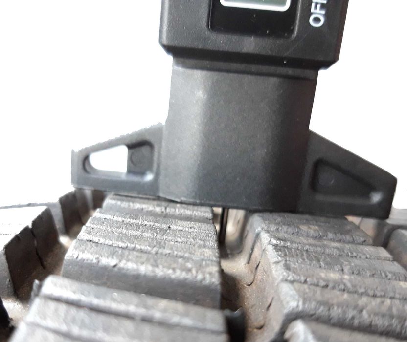 Дълбокомер Уред За Измерване На Дебелината На грайфера На Гумуте