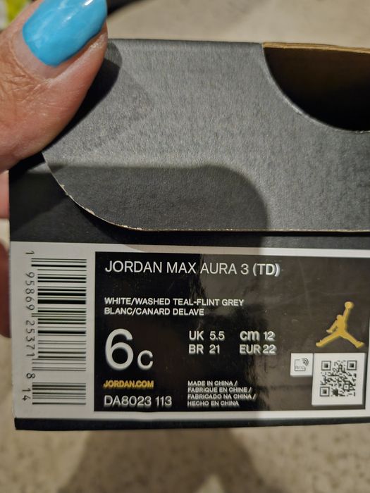 Pantofi sport Max Aura 3,Jordan marimea 22