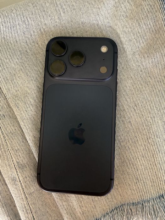 iPhone 17 pro 256 Deep Blue
