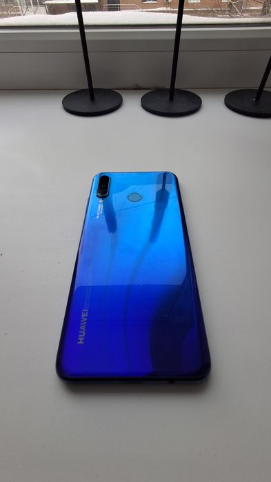Продам Huawei P30 Lite