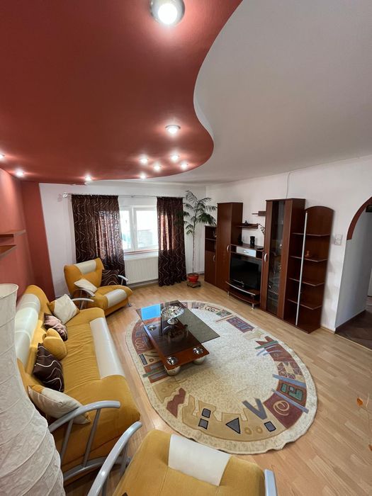 Închirierz apartament 3 camere decomandat