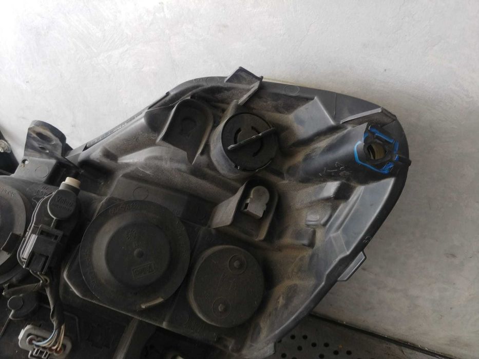 Far dreapta renault clio 3 89903413 7701072013 cu defect