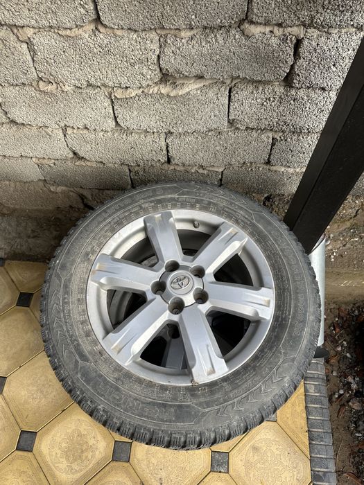 Диски Рав4 зимние шины 235/60/17 Диски с шинами шипованные резины