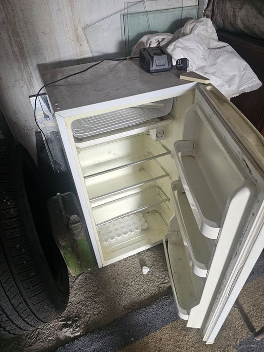 Холодильник небольшой
