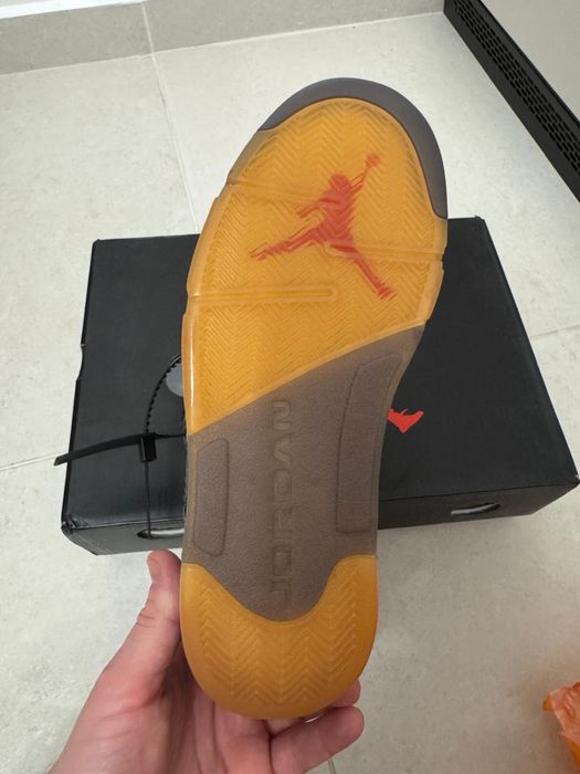 Ediție limitată Air Jordan 5 Off white