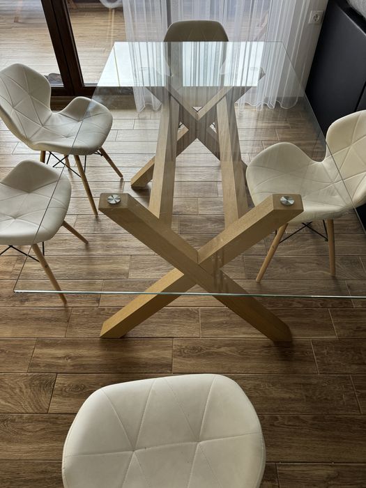 Стъклена трапезарна маса + 6 бр. столове