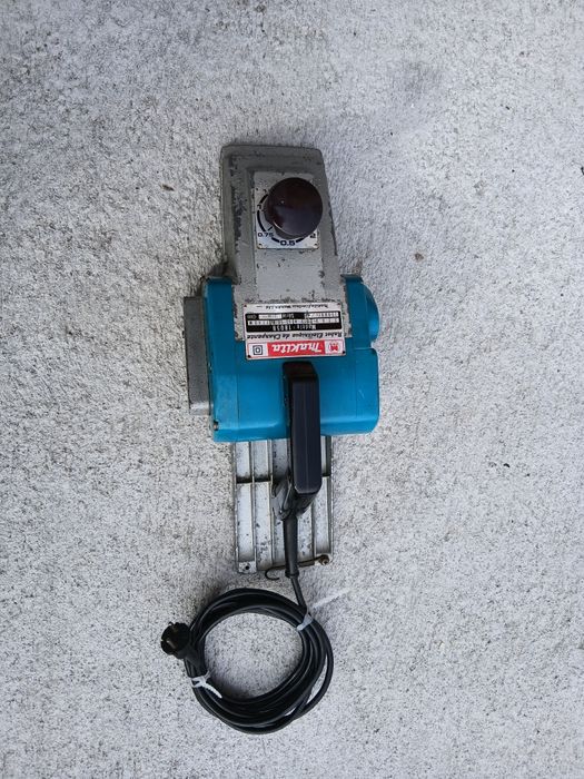 Голямо професионално ренде Makita 1805B