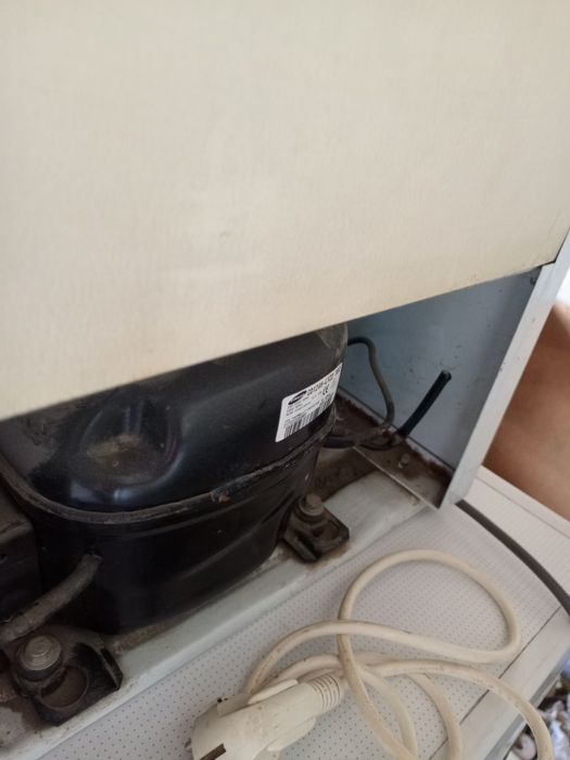 Холодильник срочно продаётся Samsung mini