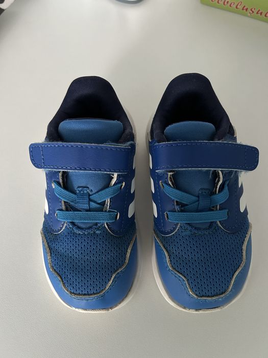 Vand Adidas Originali, nr, 22, pentru baietel.