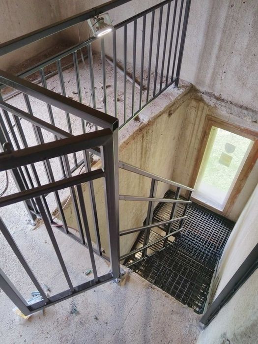 Изработка на метални стълби и конструкции