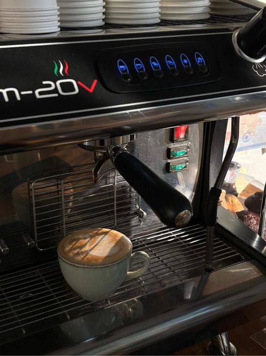 Coffee Shot To Go – Cafenea de vânzare | Podu Roș, Iași | Afacere la cheie | 15.000 €