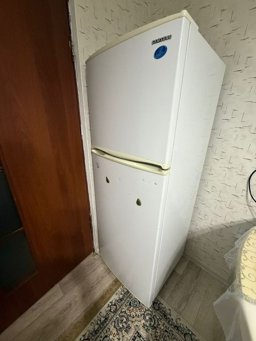 Холодильник, рабочий