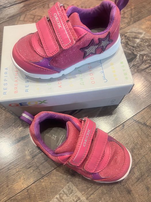 Затворени обувки за момиченце