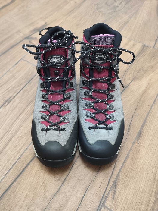 Туристически обувки Meindl