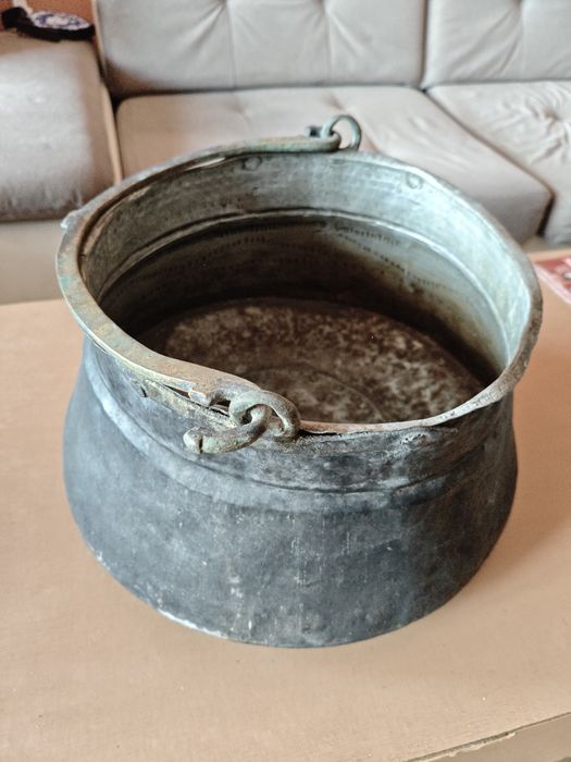 Продавам голямо бакърено менче