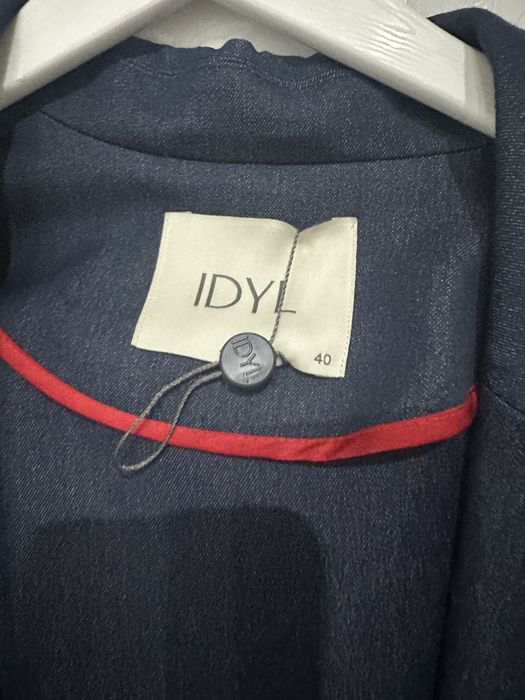 Продам брючные костюмы