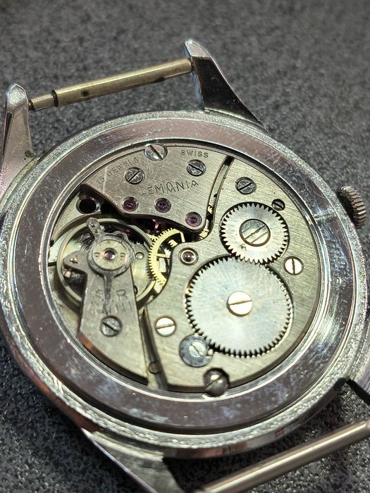 Lemania swiss made