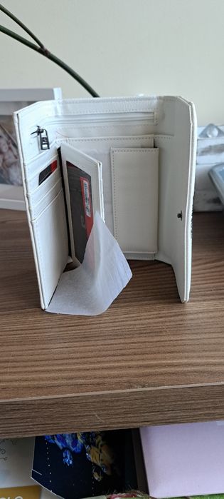 Нов дамски портфейл