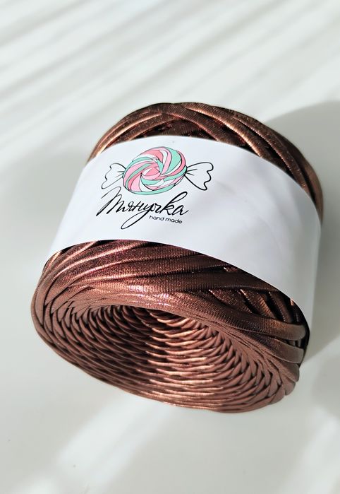 Предлагам луксозна прежда металик,кълбо-50м