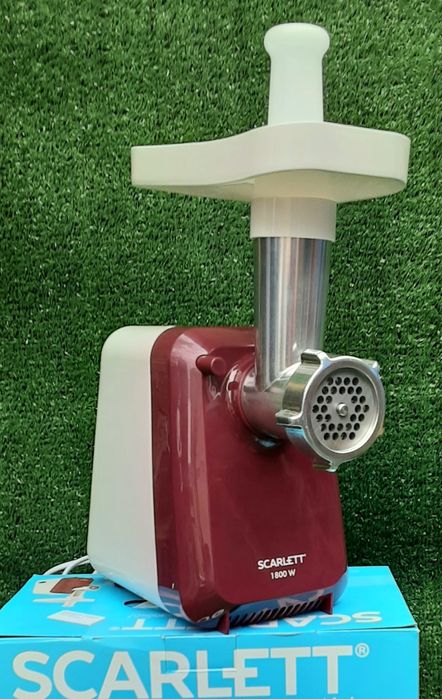 Mașina electrică pentru tocat carne SCARLET 1800 W NOUA - 190 Lei