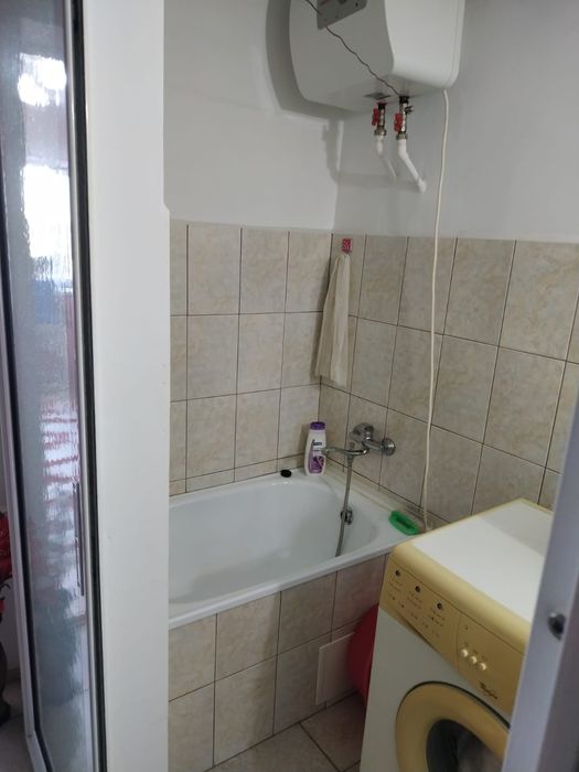 Închiriez garsonieră