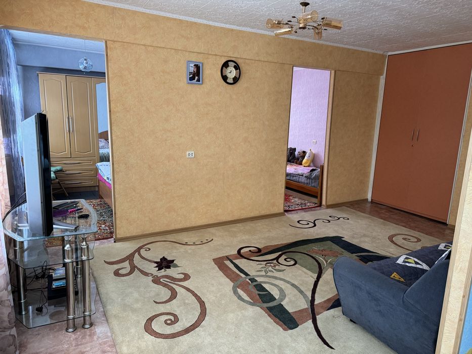 Продам трехкомнатную