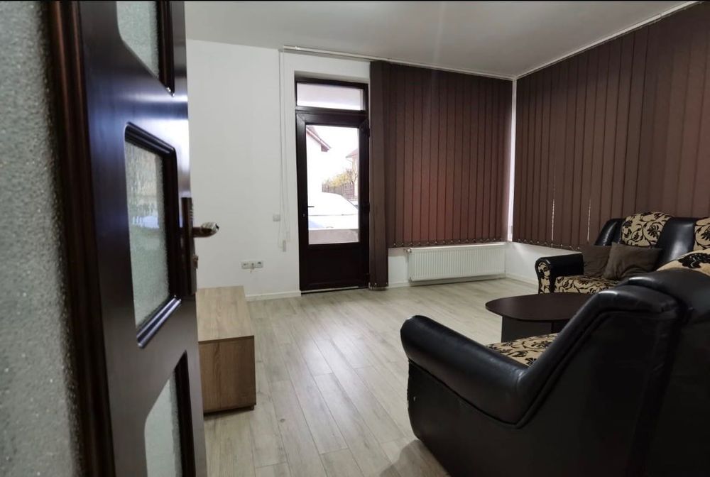 Închiriem apartament 2 camere, la parter