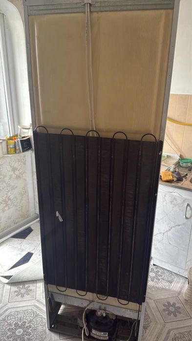 Холодильник indesit