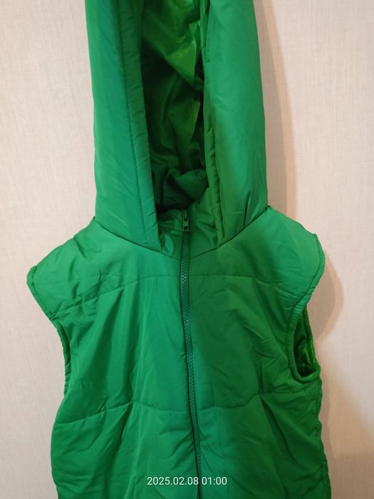 Безрукавка новая