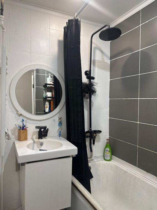 Продам 2 комн,кв, 2/5, центр