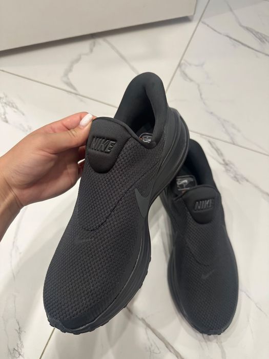 Nike Revolution 8 EasyOn