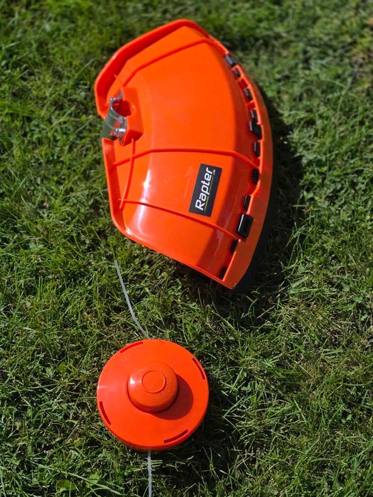 Глава с корда и предпазител за тример