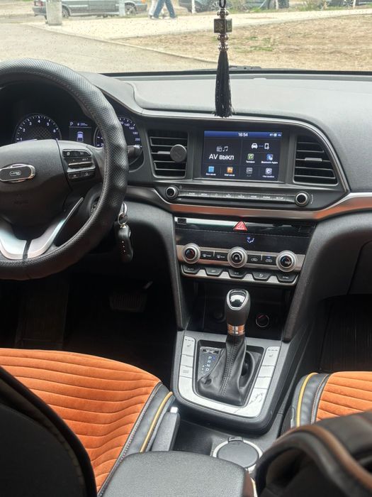 Hyundai Elantra 2019 г.в.