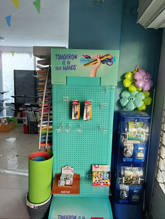 Стелажи за магазин, книжарница