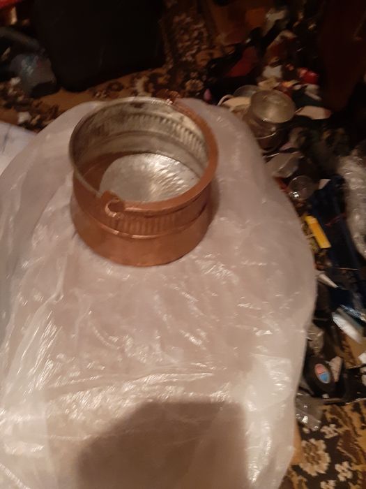 Медно котле с размери  високо.11см  диаметър. 16 см.чисто медно и не п