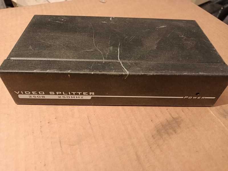 Продам VGA Splitter "2508" 8-PORT.