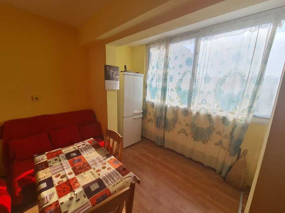 Дава се под наем Едностаен апартамент в Бургас, Меден рудник - зона А - 42 кв.м за 158.1 € - Снимка #1