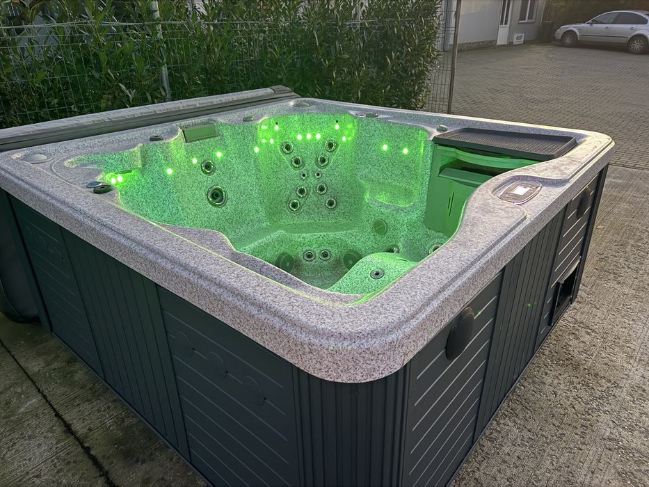 Jacuzzi piscină spa ciubăr