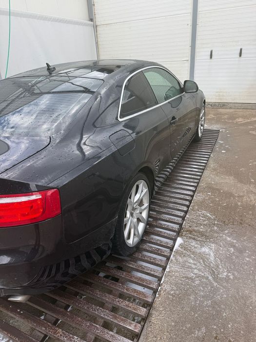 Audi A5 Coupé Mașina este în stare funcțională dar mai necesită mici schimbări