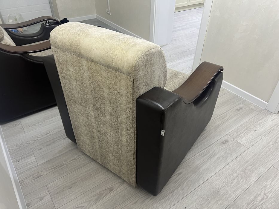 Диван кресло две штуки