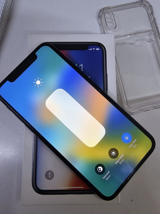 iPhone X 64gb продам