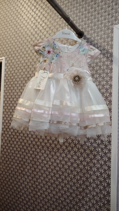 Продам платья на девочку