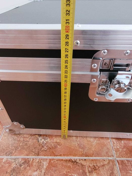 Flight case pentru spark machines masini de scantei transport evenimente