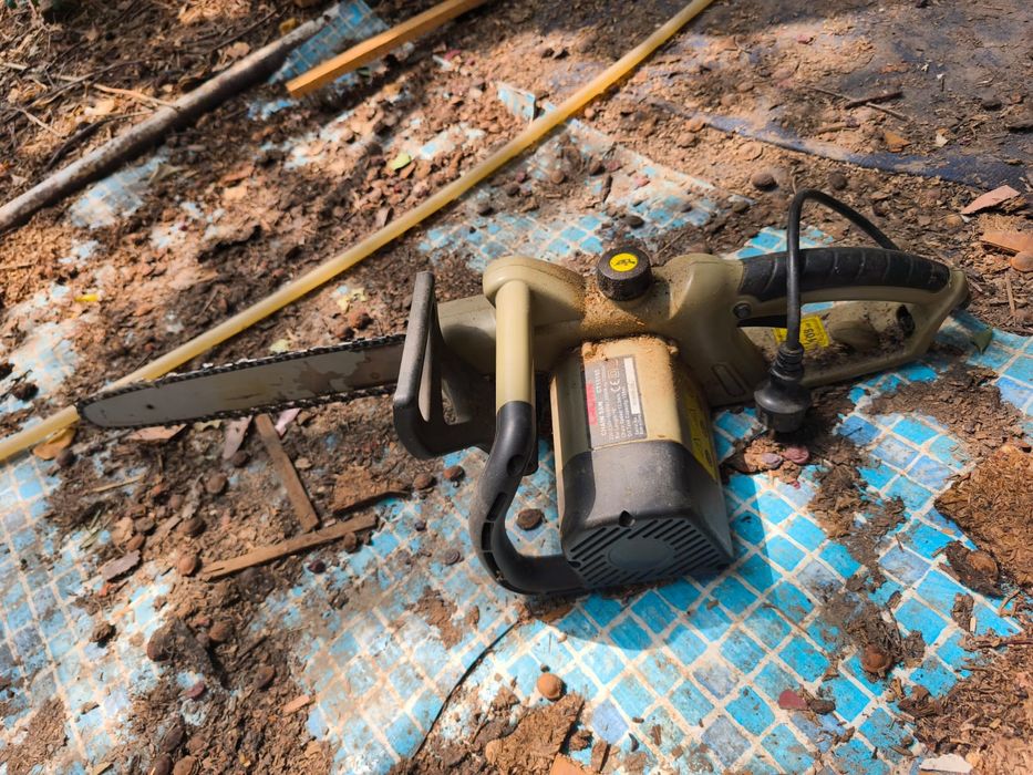 Электропила Crown