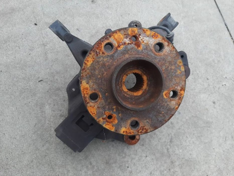 fuzeta dreapta  fata 1.5 dci renault scenic 3